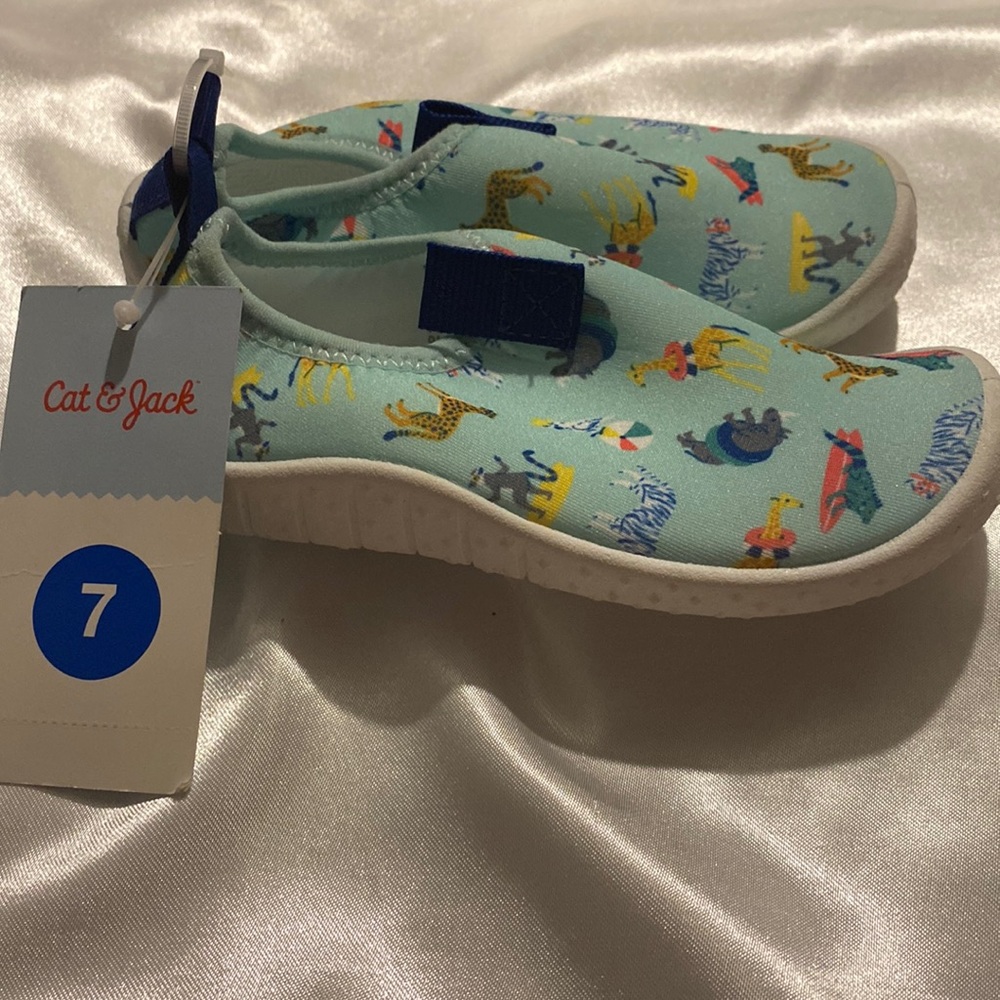 Cat and Jack Toddler Animal Print water shoes SZ: 7